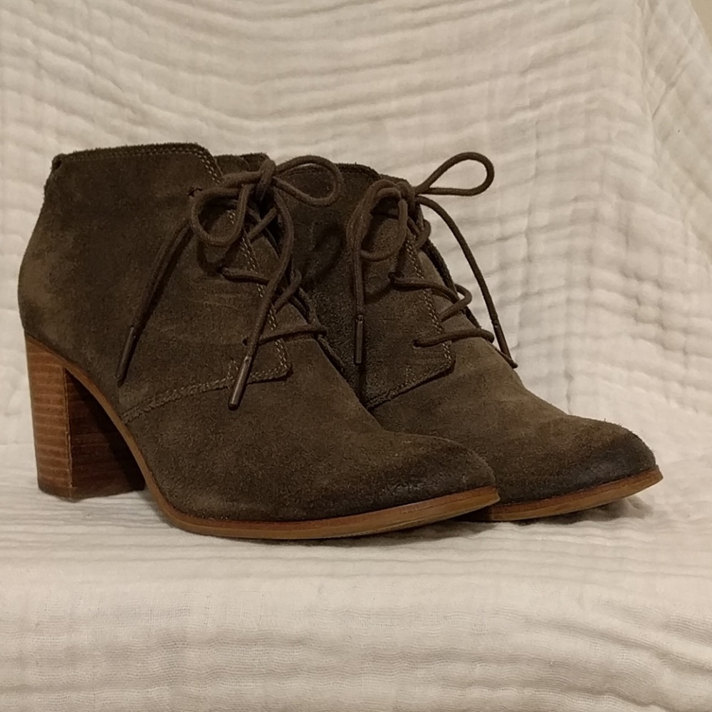 EUC Burnished Toms Lunata